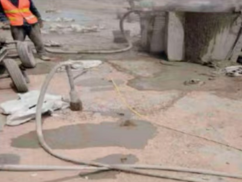 惠阳水泥混凝土路面板底注浆技术 路面脱空注浆整治方案